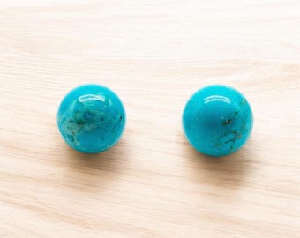 Doornroosje Turquoise studs | Zilveren balletje van 8 mm
