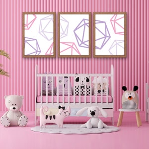 DnD-kinderkamerdecoratie set van 3 D20-prints, drieluik muurkunstbundel, DnD-posters voor kerkers en drakenkamerdecoratie, girly roze DnD-babydecor