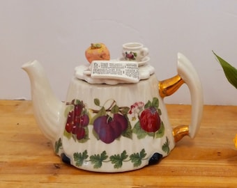 Vintage Portmeirion Pomona Mini Teapot: Cardew Collectible Teapot