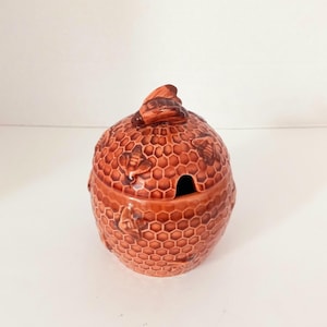 Vintage Ceramic Honey Pot with Bee, Sugar Bowl Beehive Shaped, Honey Jar with Bees, Farmhouse Decor, Cottage Decor, Fall Decor, Thanksgiving