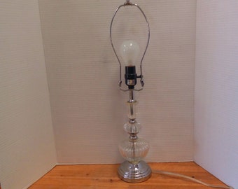 Vintage Hollywood Regency Lucite Table Lamp: Mid-Century Modern 3-Tier