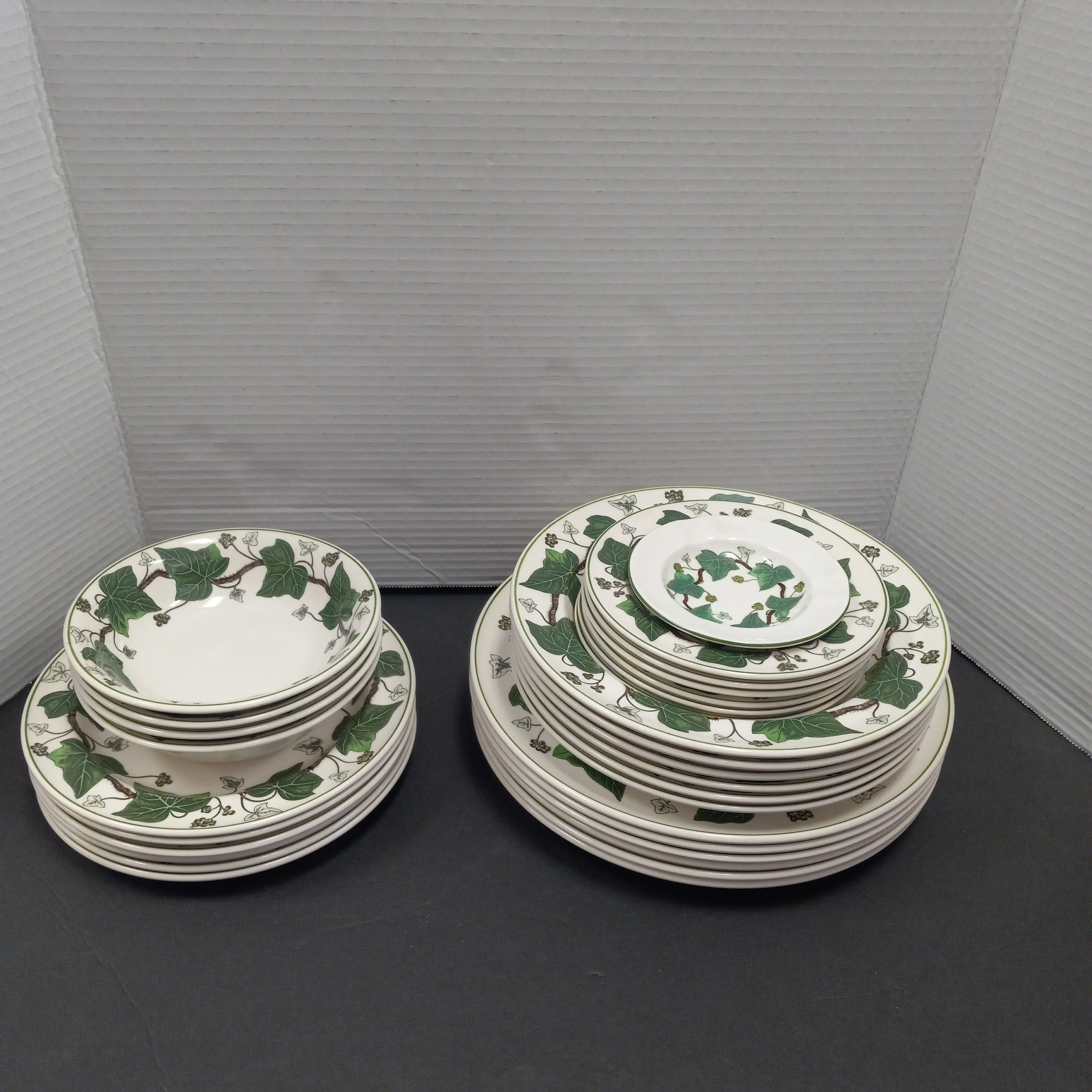 Vintage Wedgwood Napoleon Ivy Dinnerware Set - 29 Piece Cottage