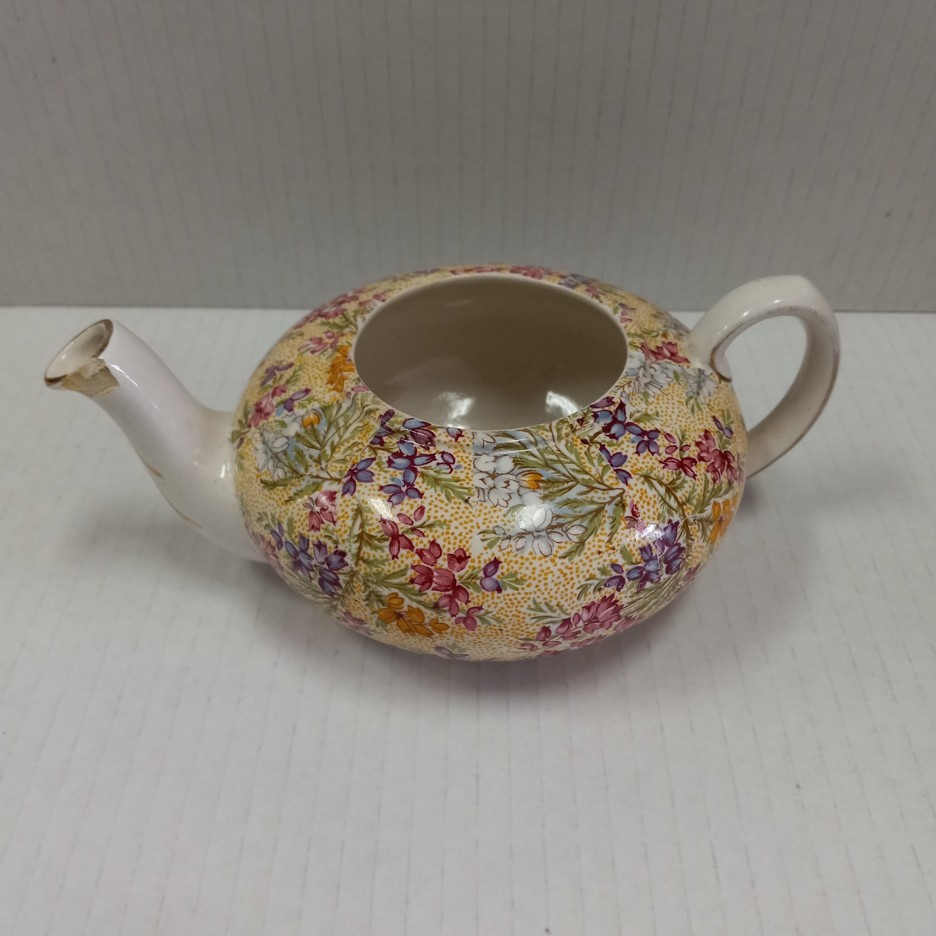 THE LORD NELSON ティーポット 陶器製 Lord Nelson Elijah Cotton Mini Teapot: Floral Shabby Chic Decor