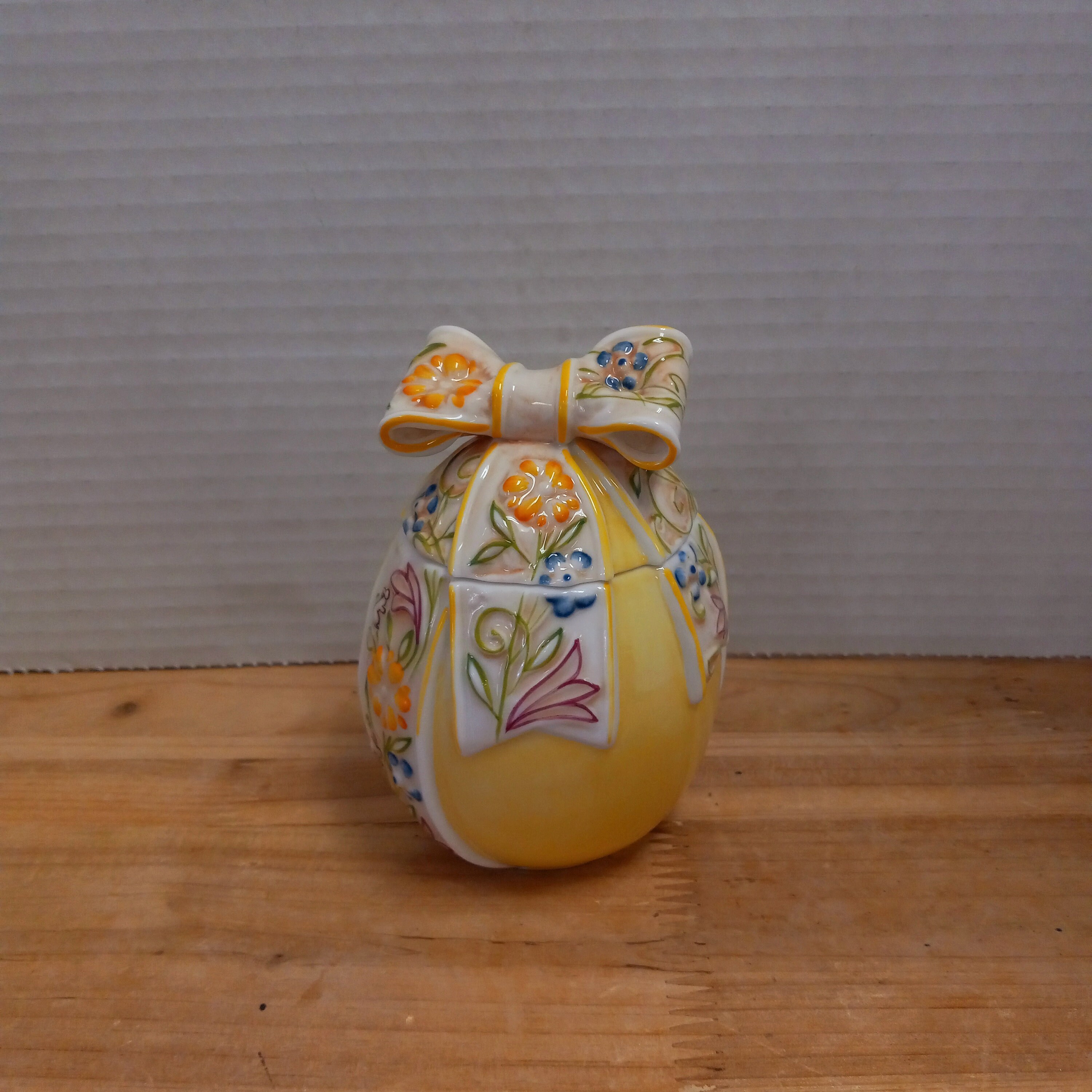 Villeroy & Boch Easter Egg Trinket Box: Porcelain Spring Decor