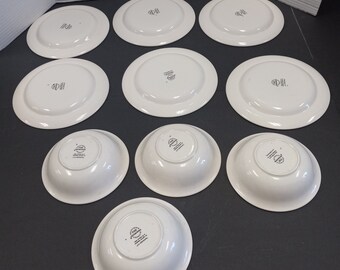 Vintage Wedgwood Napoleon Ivy Dinnerware Set - 29 Piece Cottage