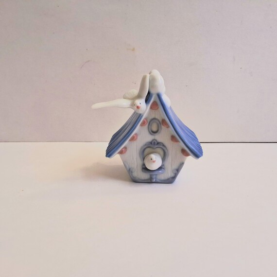 Vintage Lladro Figurine Birdhouse With Bird: Cottage Decor - Etsy