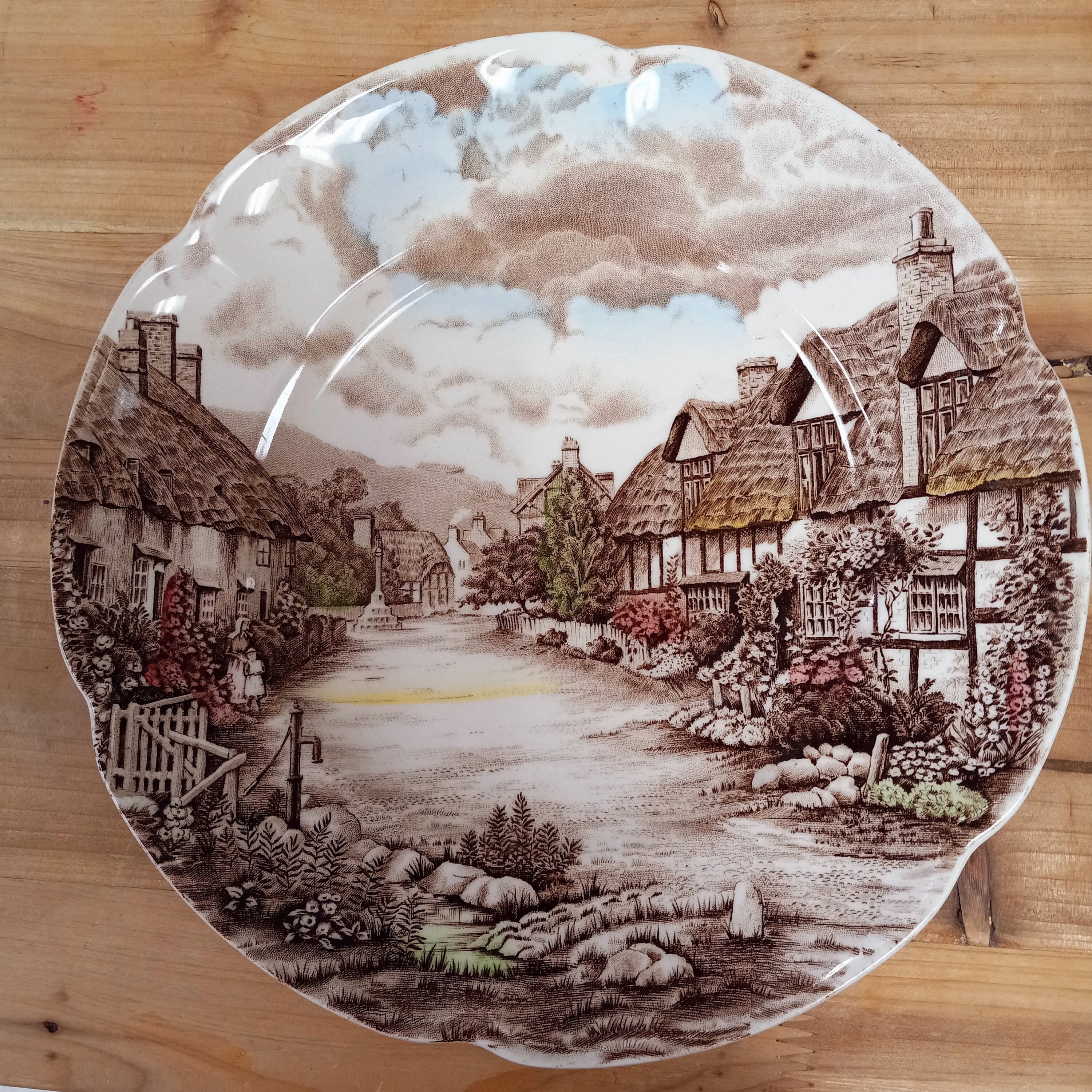 Vintage Johnson Brothers Olde English Countryside Dinner Plate