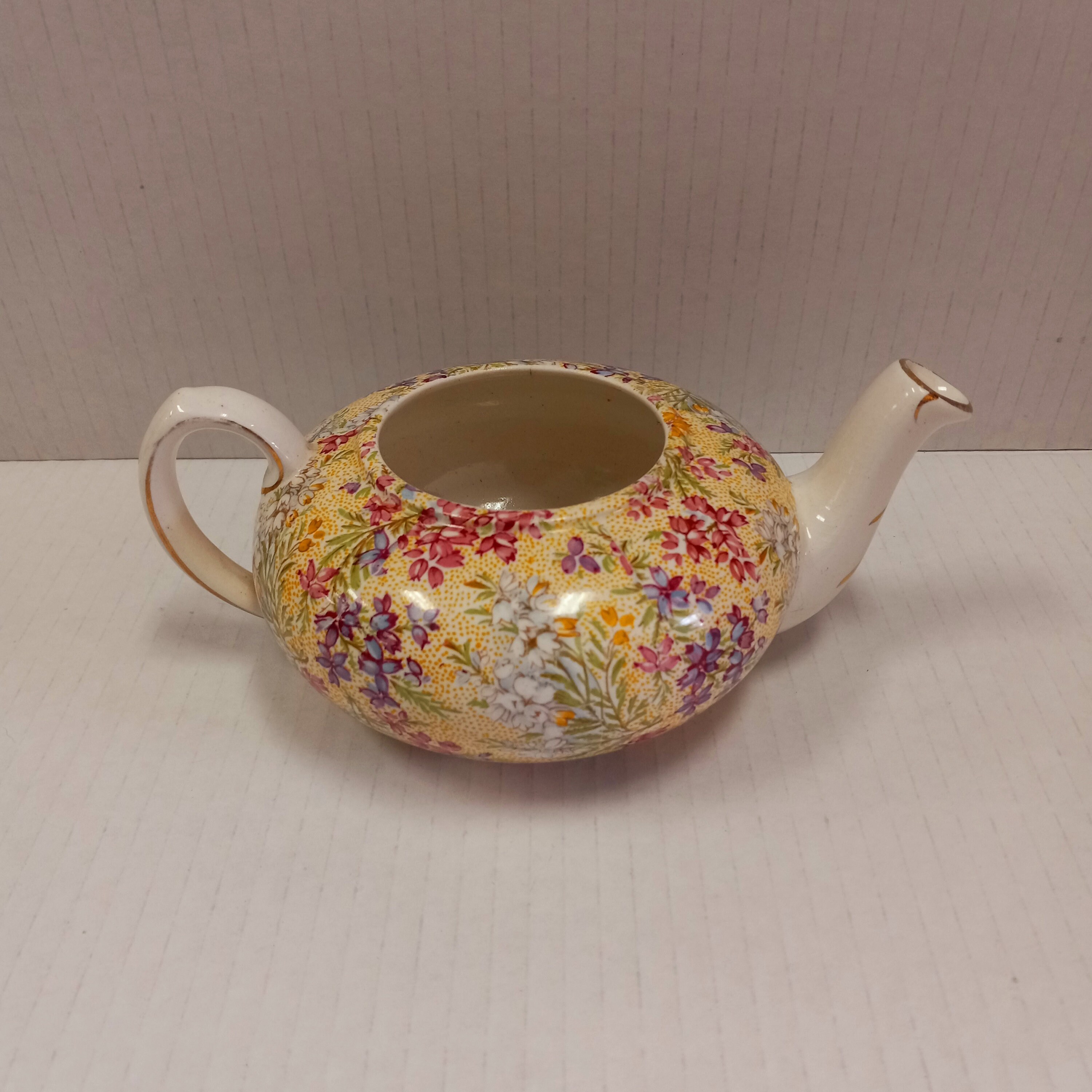 THE LORD NELSON ティーポット 陶器製 Lord Nelson Elijah Cotton Mini Teapot: Floral Shabby Chic Decor