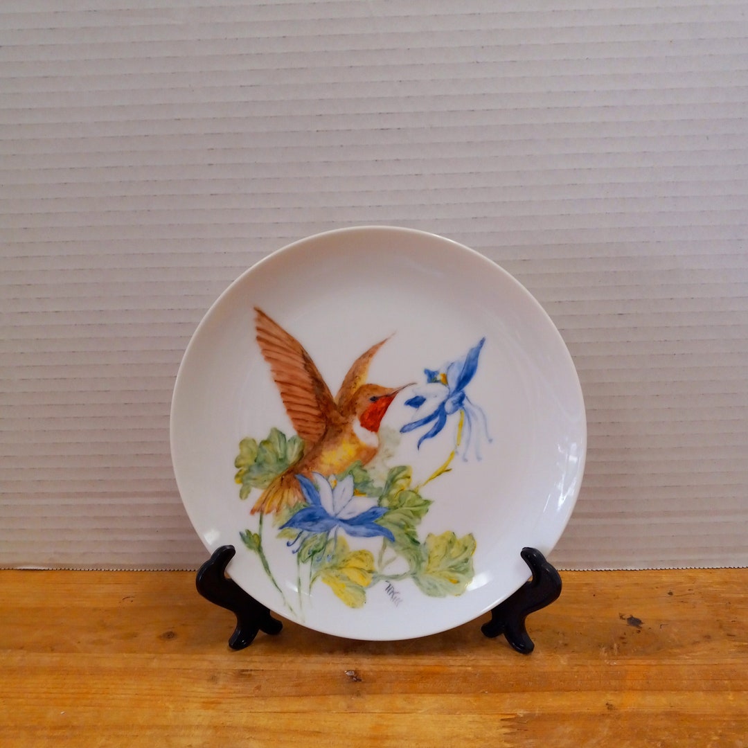 Hummingbird Display Plate: Vintage Bird Decor (6 3/4