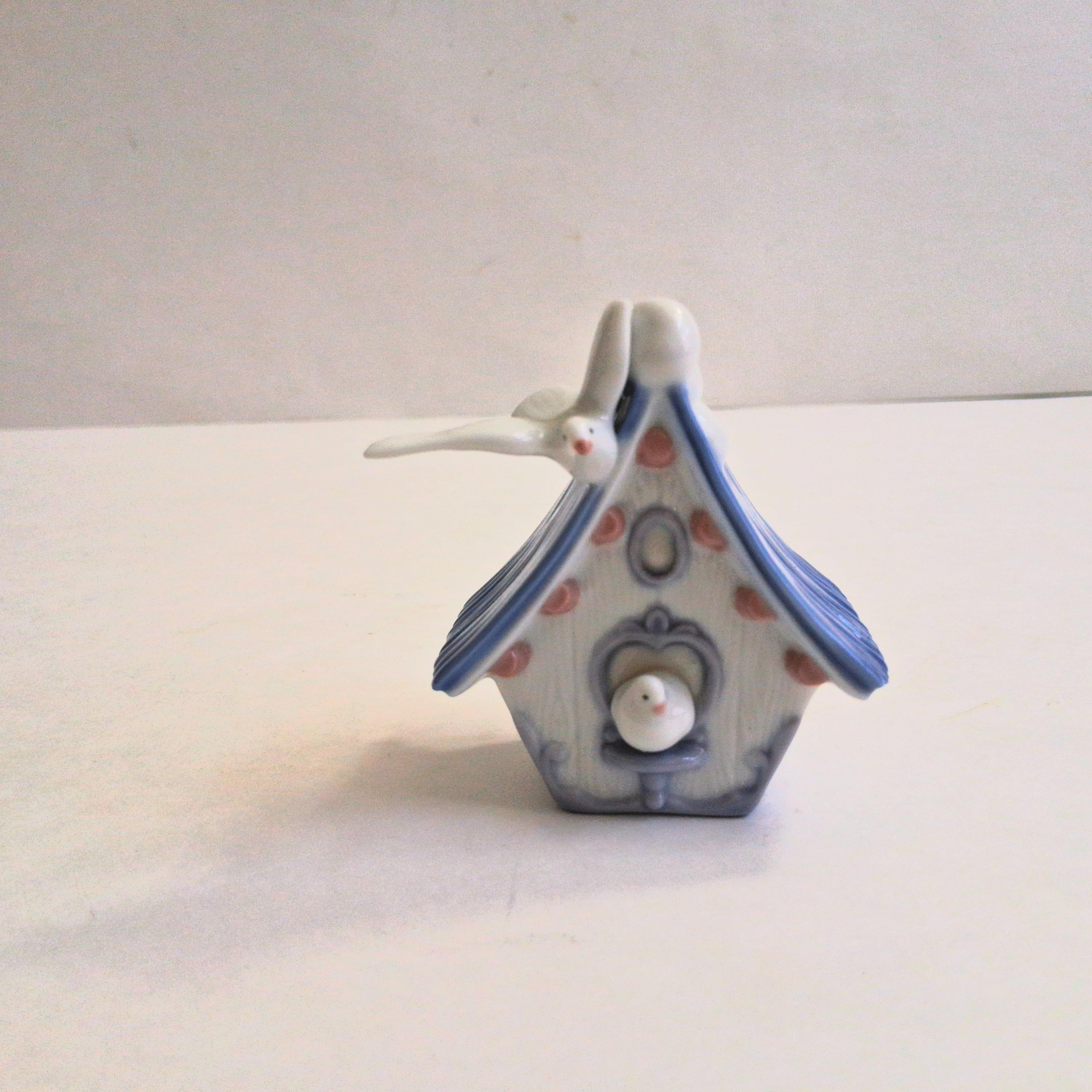 Vintage Lladro Figurine Birdhouse With Bird: Cottage Decor - Etsy