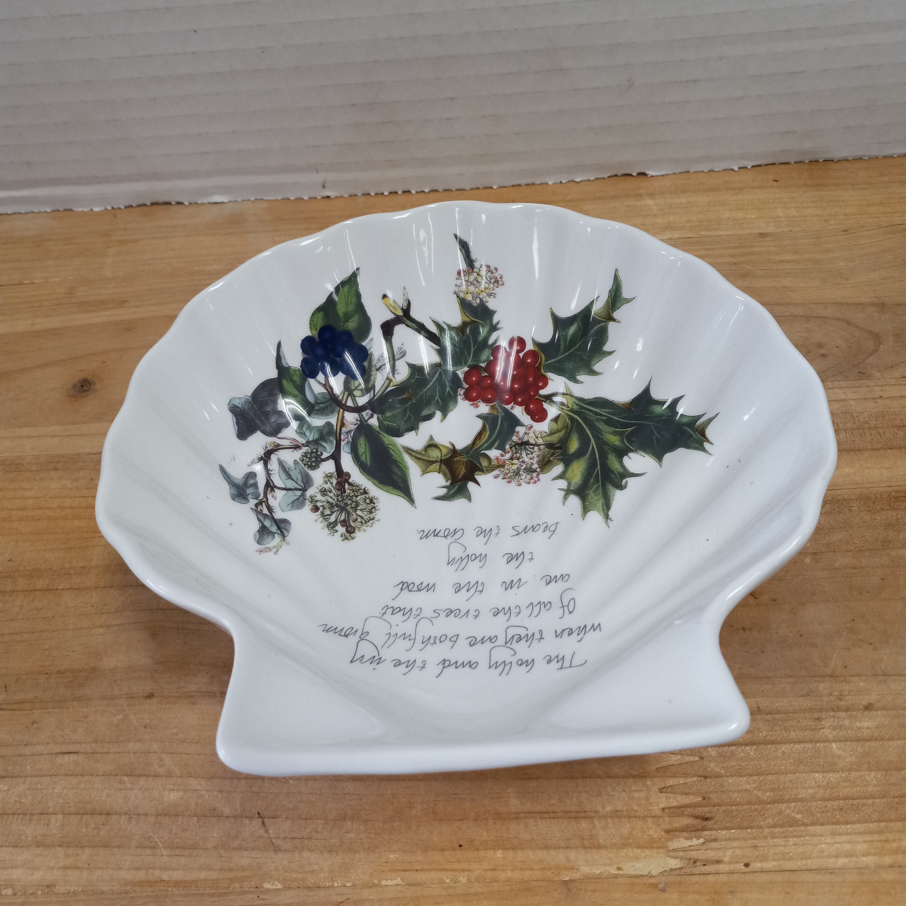 Portmeirion Holly & Ivy Serving Bowls - Set Of 4 Christmas Tableware 8-Inch Bowls