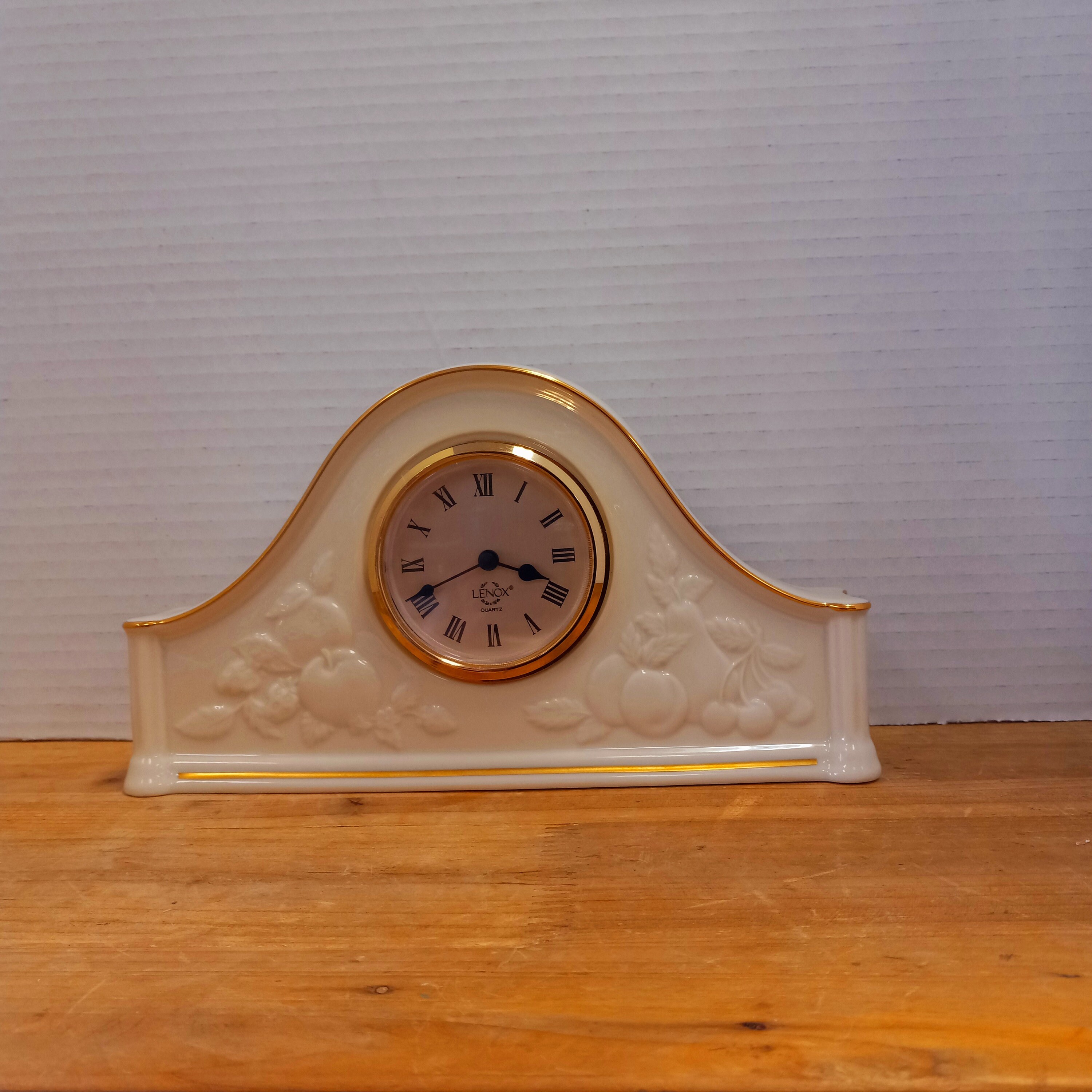 Lenox アンティーク Vintage Lenox Fruits of Life Mantel Clock: Ivory China, 22K Gold