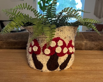 crochet planter with mushrooms