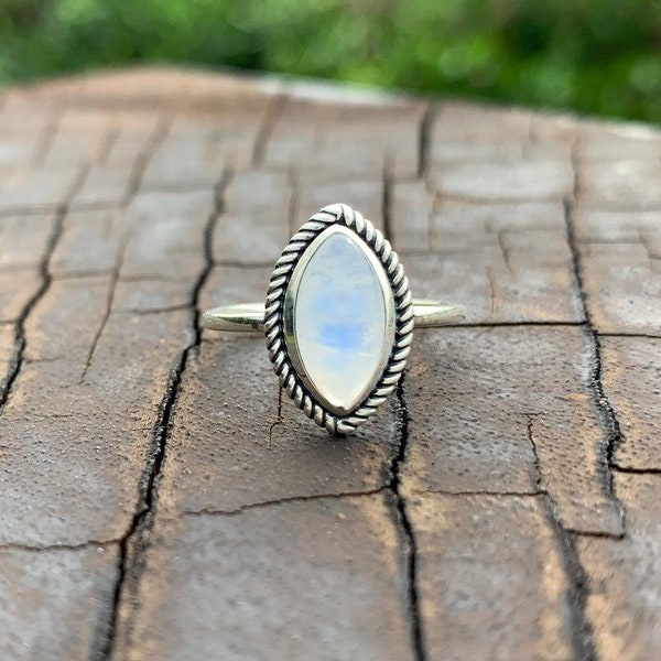 Bague opalite, bague opale blanche, bague opaline empilable solitaire, bague opalite carrée, bague opale colorée, bague opale vintage opale