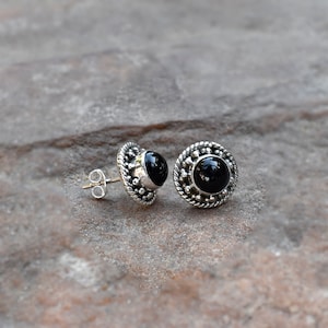 Clous d'oreilles faits main en onyx noir, boucles d'oreilles en argent sterling onyx noir, clous d'oreilles en onyx noir, mini clous d'oreilles ronds en onyx noir