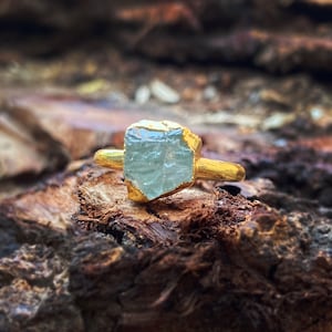Raw Aquamarine Ring, Crystal Statement Ring, Raw Aquamarine Jewelry, March Birthstone, Raw Stone Ring, Gold Ring, Engagement Ring