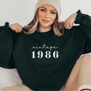 Classic 1986 Sweatshirt For Women, Vintage 1986 Sweatshirt, 38th Birthday Sweatshirt, 38th Birthday Gifts for Women, 1986 Crewneck,1986 Gift
