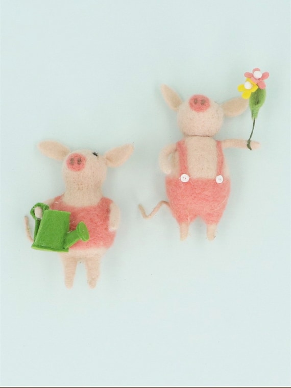 Handmade Felt Percy the Piglet Easter Pig Hanging Decoration Handmade Felt Percy the Piglet Easter Pig Hanging Decoration