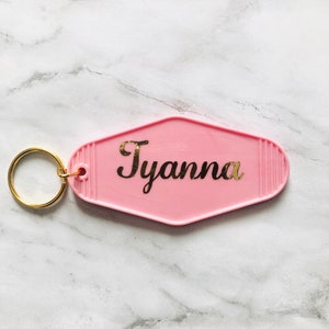 Custom Handmade Retro Motel Name Acrylic Keychains, Personalized Keychains, Luggage Bag Tags, Backpack Tags, Gift Idea, Purse Tags