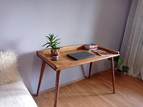 Computer table made of wood discount