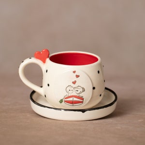 Coffee cup | tea cup | Love is with heart | Decorated with a couple on a boat | Handmade from ceramics | Designer cup