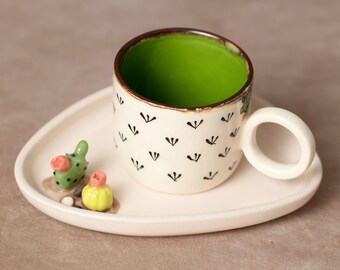Kaffemugg | Temugg | Dekorerad med en kaktus | Handgjord av keramik | Designermugg