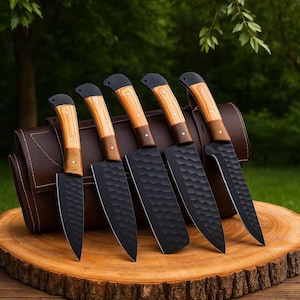 Hacha vikinga de acero al carbono forjada a mano: mango de madera de fresno, forrada en cuero