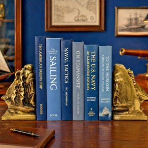 Suportes de livros vintage em latão em formato de veleiro, decoração náutica para escritório, presente para amantes de vela em casa de praia, modelo de barcaça, decoração de prateleira para casa com tema marítimo e costeiro.
