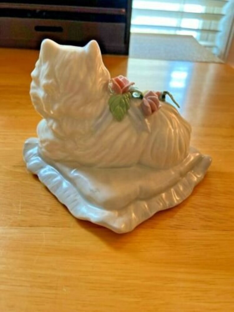 Vintage White Himilayan Cat Wind up Music Box Figurine Plays Etsy