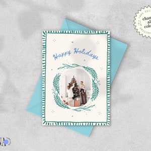 HOLIDAY PHOTO CARD Vorlage, editierbare handgezeichnete wunderliche Familie, Kiefernkranz Bordüre, doppelseitig, handgemalt, illustriert, handgeschrieben