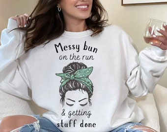 camisa de pelo desordenado, camisa de moño desordenado, camisa de mujer pañuelo, regalo para ella, regalo para mamá, camisa de mujer, camisa de pelo de moño desordenado, camisa de mujer divertida
