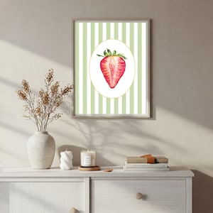 Stampa di fragole, stampa murale a righe, stampa murale in stile cottagecore, stampa vintage estiva da cucina, stampa botanica da parete, poster di frutta rossa in stile rustico