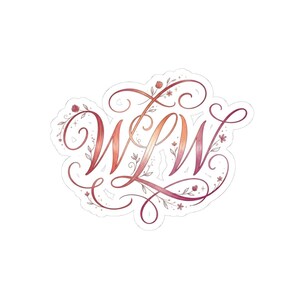 Può includere: Un adesivo fustellato con le lettere WLW in un carattere corsivo decorativo e fluido. La scritta sfuma dall'arancione al rosa scuro ed è circondata da intricate illustrazioni a linee sottili di piccoli fiori, foglie e viticci.