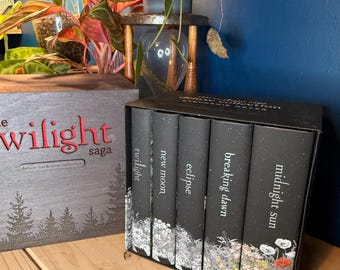 Ensemble complet de livres à couverture rigide, édition de luxe, avec présentoir en bois fait main