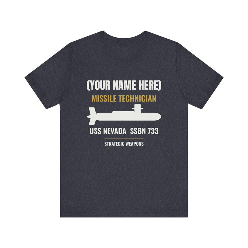 Personalisiertes T-Shirt für Raketentechniker auf U-Booten – mit individuellem Namen und U-Boot-Motiv – Geschenk für Veteranen der strategischen Waffentechnik Bild 6