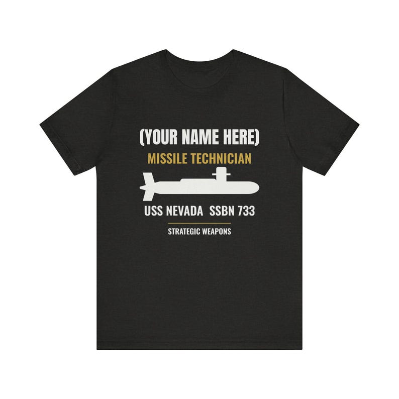 Personalisiertes T-Shirt für Raketentechniker auf U-Booten – mit individuellem Namen und U-Boot-Motiv – Geschenk für Veteranen der strategischen Waffentechnik Bild 3