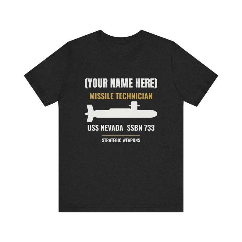 Personalisiertes T-Shirt für Raketentechniker auf U-Booten – mit individuellem Namen und U-Boot-Motiv – Geschenk für Veteranen der strategischen Waffentechnik Bild 2