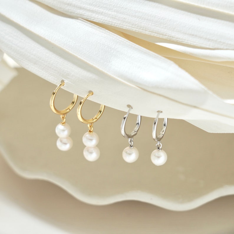 Pendientes colgantes colgantes de plata esterlina de perlas naturales de agua dulce, pendientes huggie de perlas chapadas en oro, pendientes de perlas de novia de boda, regalo para ella imagen 6