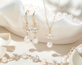 Collier de perles d'eau douce naturelles avec feuille, tour de cou avec breloques en perles plaquées or, bijoux de demoiselle d'honneur de mariée, cadeau d'anniversaire pour elle