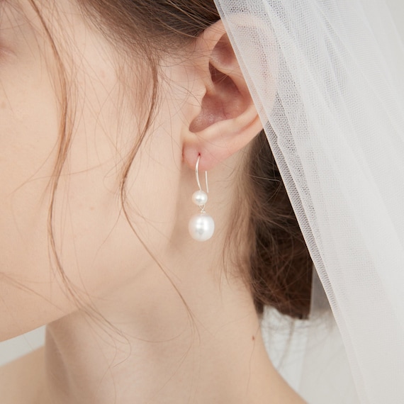 Orecchn pendent a bolle lunghe con perle - Orecchn ad anello