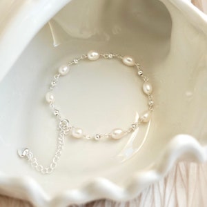 Pulsera de plata de ley con perlas naturales de agua dulce, pulsera de cuentas de perlas reales delicadas chapadas en oro, joyería de novia de boda, regalo de la madre para ella imagen 8