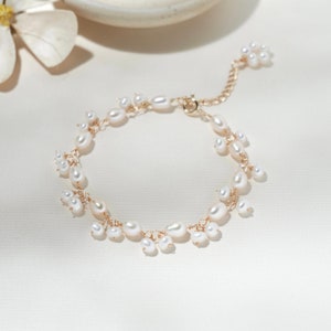 Natural Freshwater Flower Wreath Pearl Bracelet, Dainty Real Pearl Bead Bracelet, Wedding Bridal Jewelry, Bridesmaid bracelet, Gift for Her