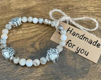 Bracelet en perles de jaspe : cadeau commémoratif pour animal de compagnie avec empreinte de patte
