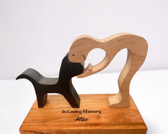 Support de plaque personnalisé avec figurine de chien en bois, cadeau pour propriétaire d'animal de compagnie, nom d'animal de compagnie gravé, monument commémoratif d'animal de compagnie, sympathie pour chien, boîte-cadeau en cas de perte d'un chien, chien