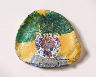 Original Mini Artwork on Shell, Unique One of a Kind Painting, Chinoiserie Chic Pot, Monstera Ceramic Porcelain Pot Handpainted Artwork