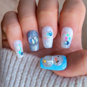 Snowman Press On Nail | Snow-globe Press On Nails l Winter Press On Nails | Snow Press On Nails | High Quality Nails | Mix and Match Nails