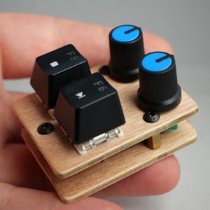 madMidiMini Compact Midi Controller with 2 Note Buttons 2 Potentiometers and LEDs