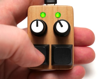 MidiMe Wood Midi Controller 2 buttons, 2 potentiometers, 2 LEDs