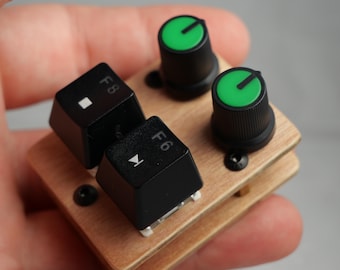 midiMe Compact Midi Controller with 2 Note Buttons 2 Potentiometers and LEDs