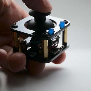 useMidi pipSqueak 2025: Handwired MIDI Controller with Joystick & Potentiometers